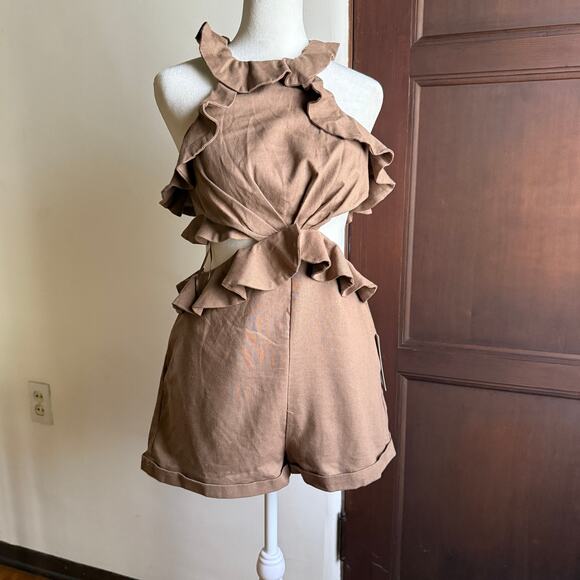 ROSEVELVET | Tan Linen Blend Ruffle Trim Halter Cutout Romper | Small BNWT - Picture 2 of 8